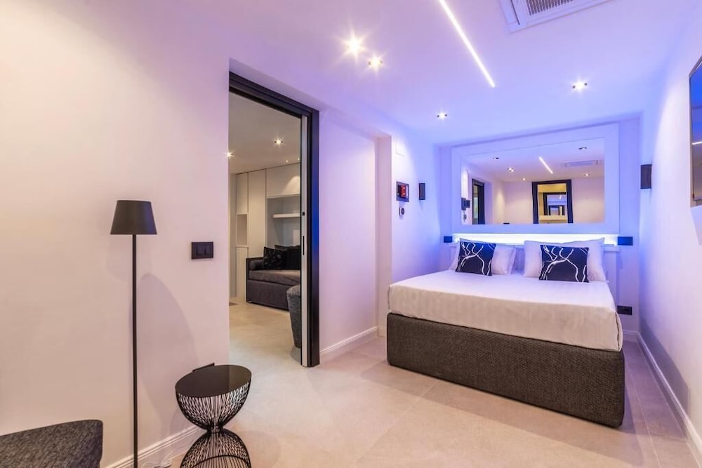 JOIVY Elegant Suites Near Villa Borghese