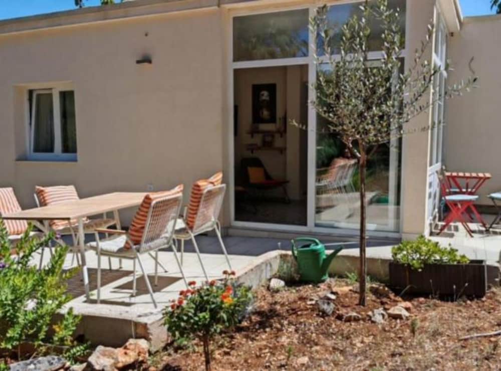 House Leta Cozy Hideaway With Pool