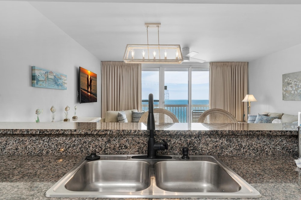 Pelican Beach Resort 1207