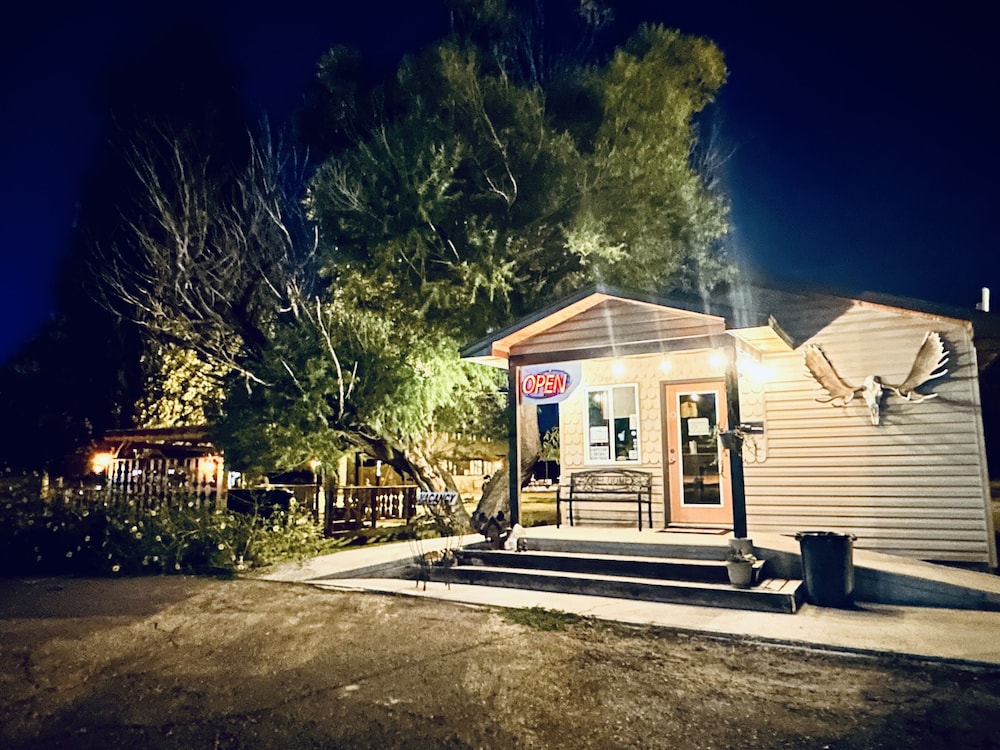 Moosehead Lodge & Cabins