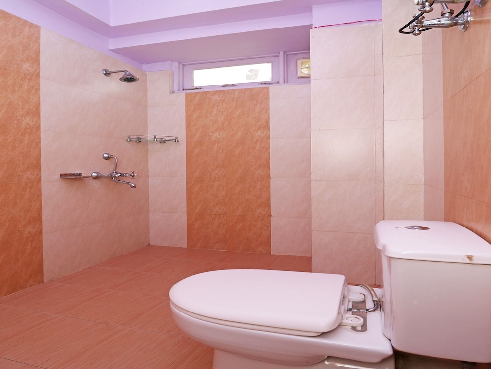 OYO 13743 Home Modern 2BHK Near Mall Road