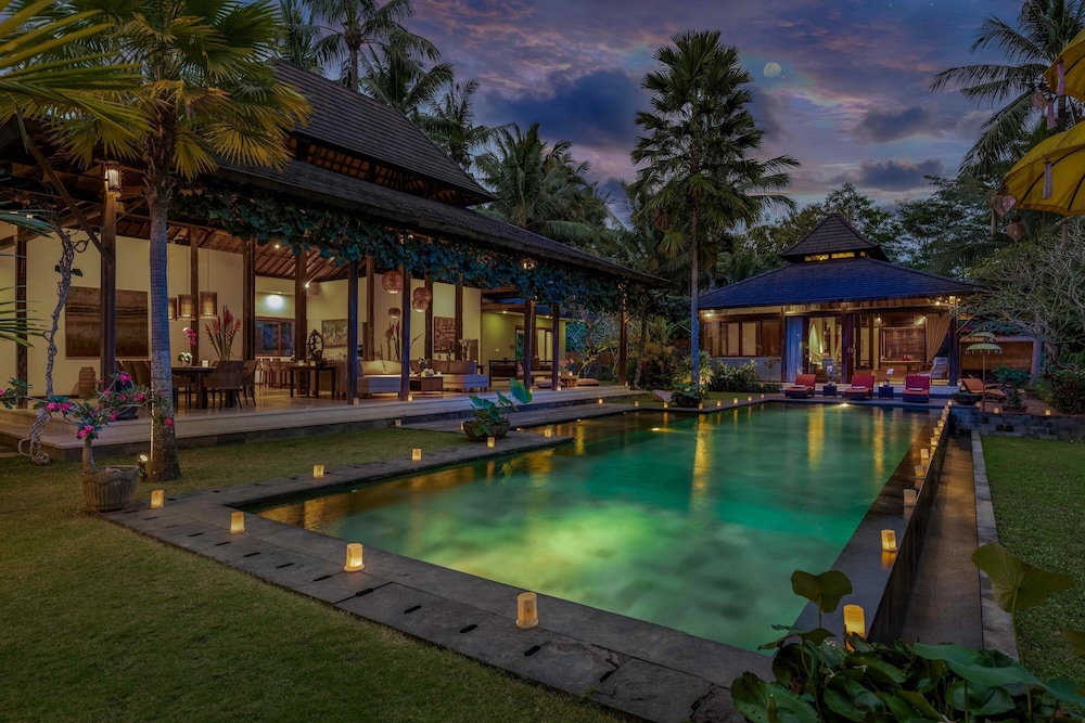 Villa Crystal Castle