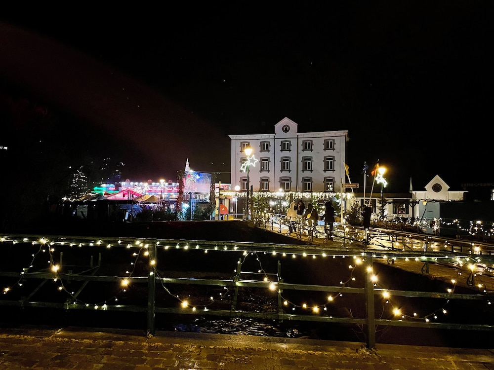 Le Baron Apartments