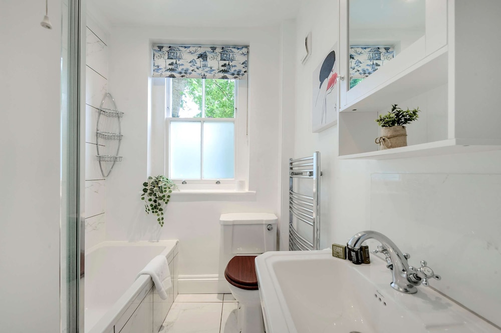 Modern 2 bed Flat - Hammersmith Grove