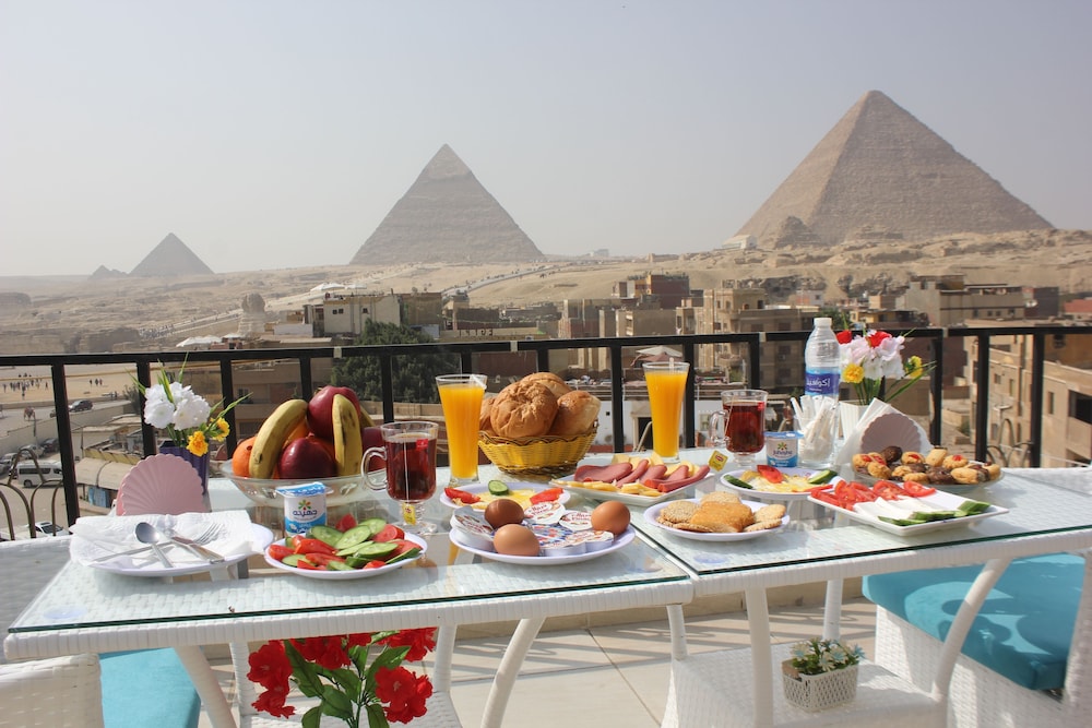 Sunrise Pyramids Inn