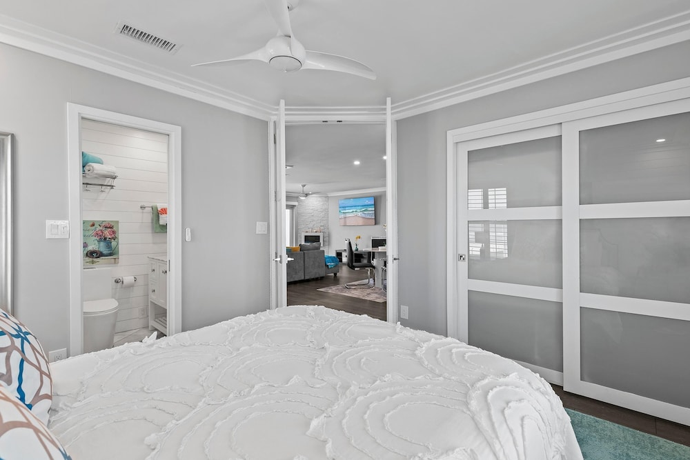 Colony Beach Club 250