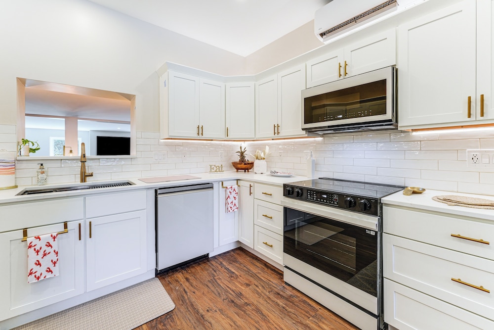 Modern Gem on 15 Acres, 5 Mi to Old Orchard Beach!
