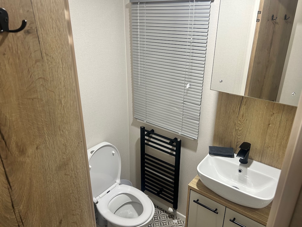 Hafan y Mor Park 3-bed Caravan, Sleeps 8, Pets Ok