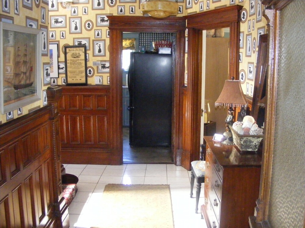 Rothesay House Heritage Inn B&B