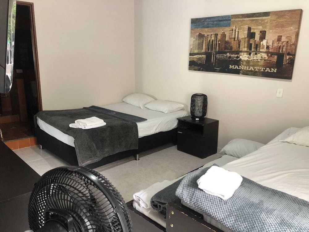 Memphis Hostal - Hostel