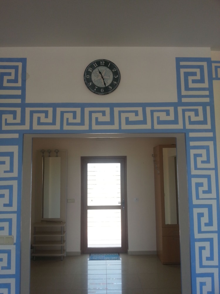 Lighthouse Luxe Estate Apart & Villas
