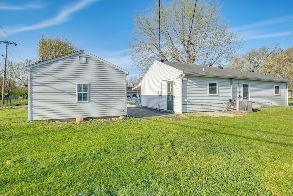 7 Mi to Dtwn Dayton: Home in Kettering w/ Yard