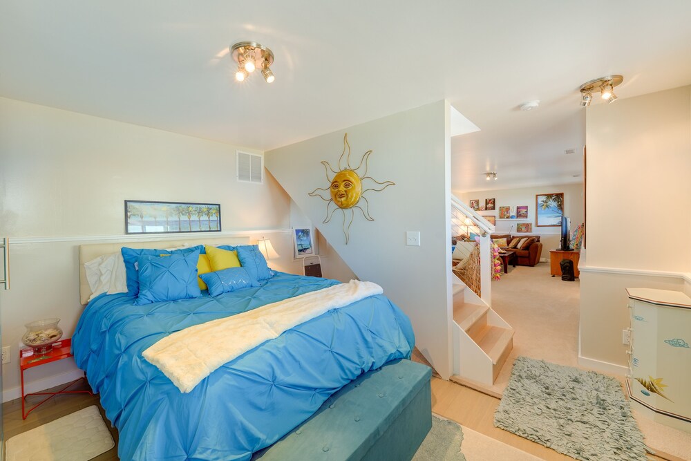 Stunning Home in Coupeville w/ Deck + Beach Access view 4