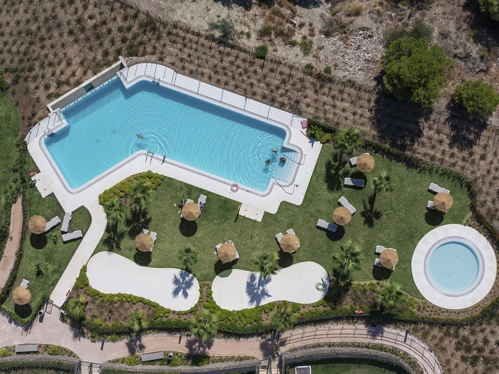 Exclusive 3-bedroom Apartment in Higueron