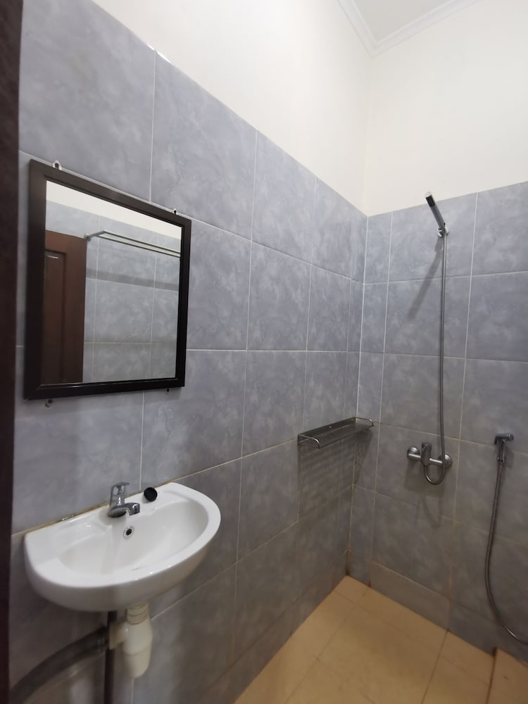 OYO 95059 Ikon Guesthouse
