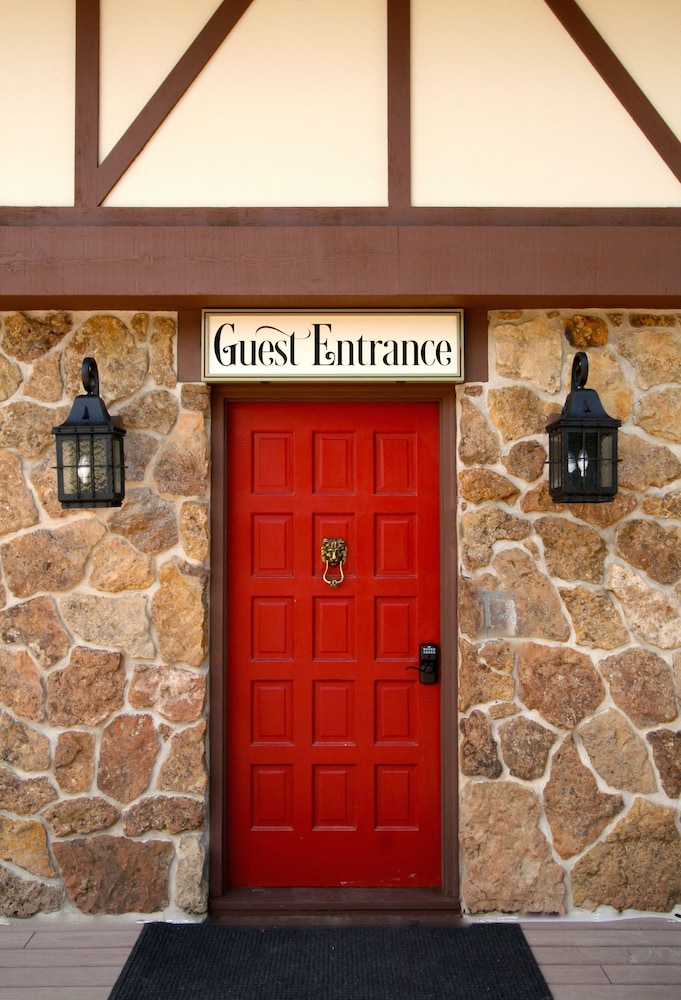 The Landing at Estes Park - Riverside Retreat