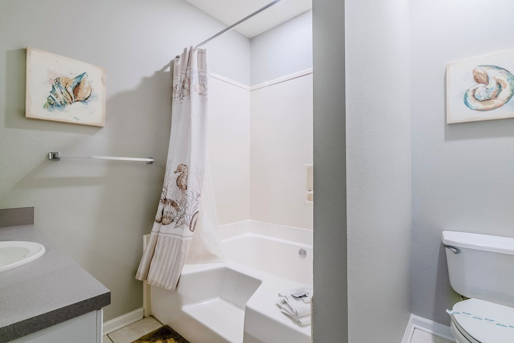 Legacy Villa 2604 - 2 Bedroom 2 Bath With Garage in Beachside Neighborhood