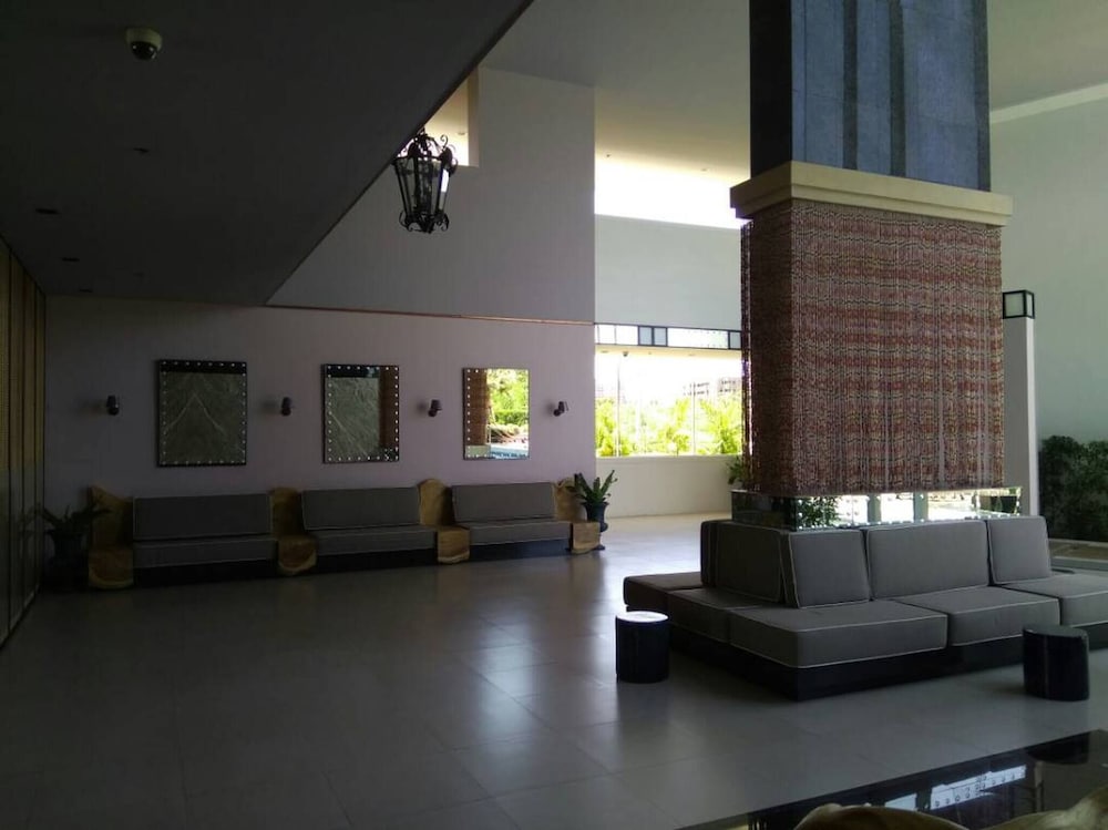 1703 - 2 Bdr Condo Seaview Boathouse Hua Hin