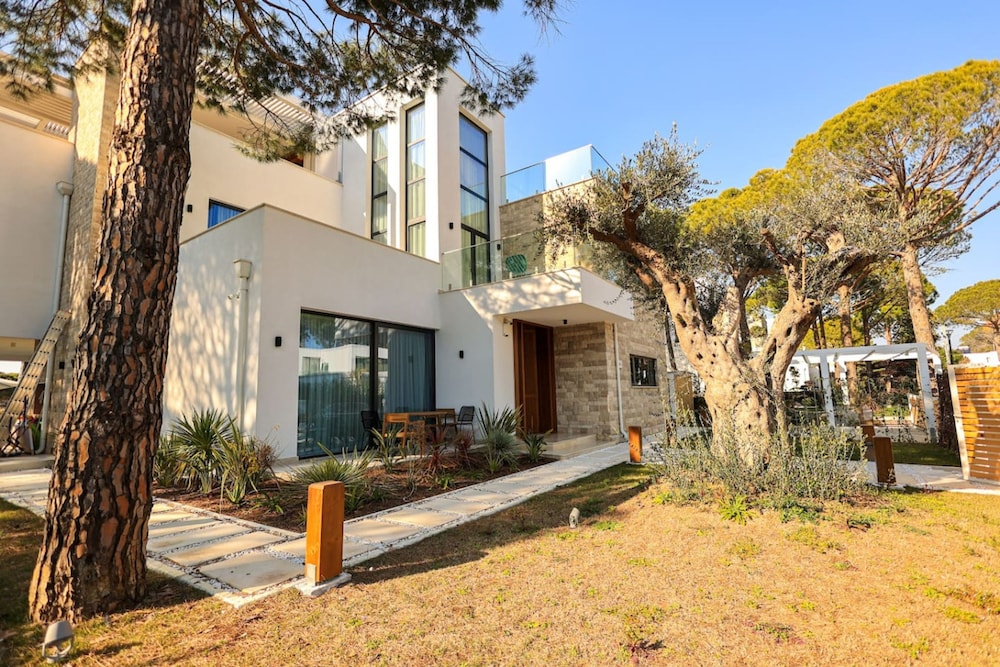 Sanpietro Elite Signature Villa