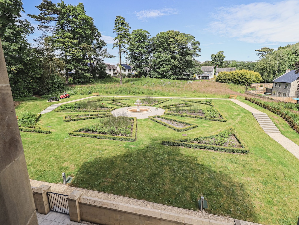 The Mary Maude Suite Stone Cross Mansion