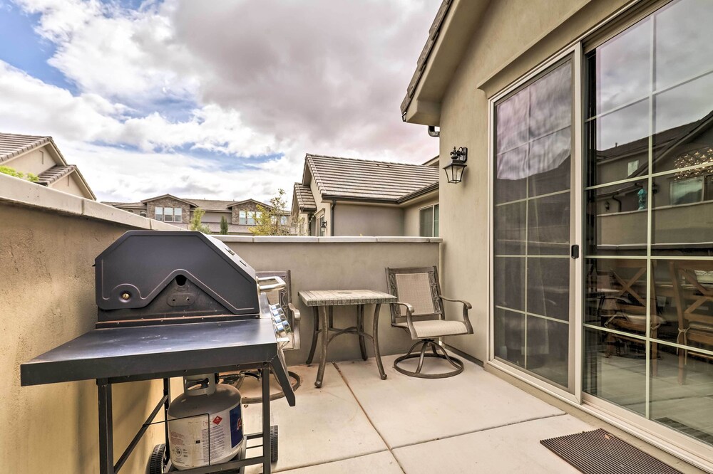 Desert Rose Townhome: 35 Mi to Zion & State Parks view 3
