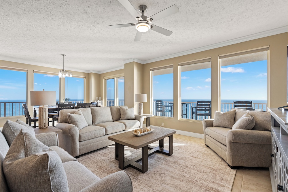 Treasure Tides3br Beachfront Corner Unit Sleeps 8 With Stunning Gulf Views!