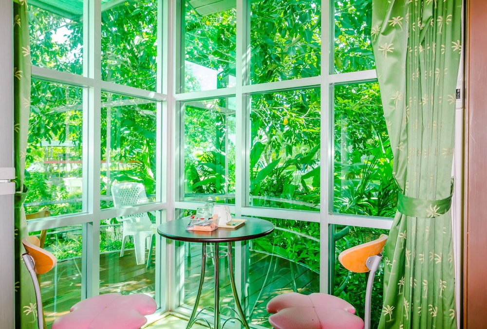 Chalong Hill Tropical Garden Homes