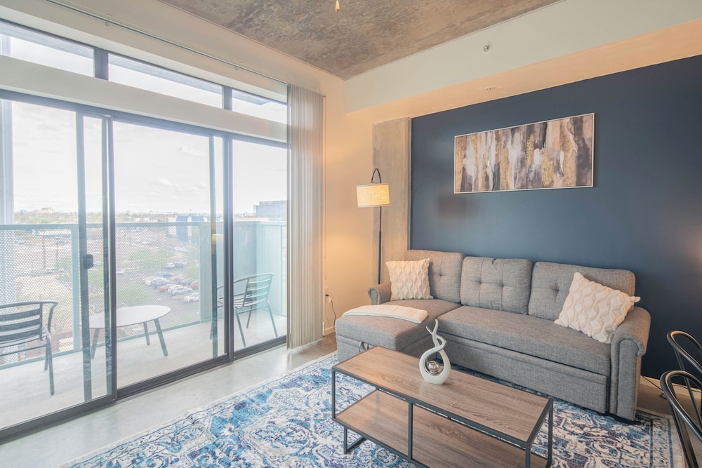 ROVE LIVING/KL - Roosevelt Point