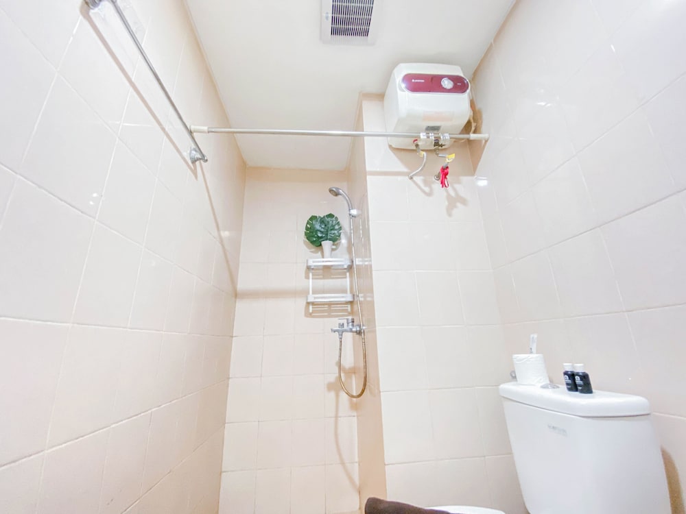 Spacious 2Br At Apartment Parahyangan Residence