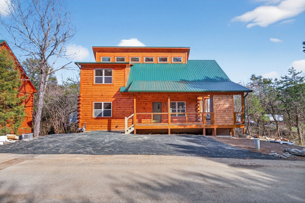 Ern802 - Bear Olympics 3 Bedroom Cabin