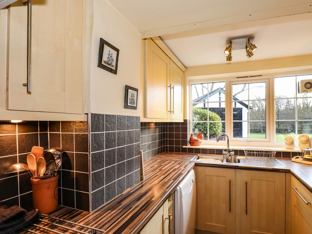 Smithy Cottage at Bowland Bridge