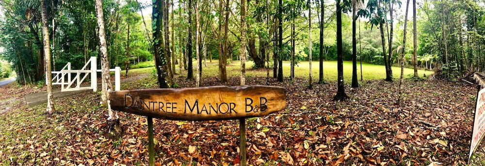 Daintree Manor Bed & Breakfast