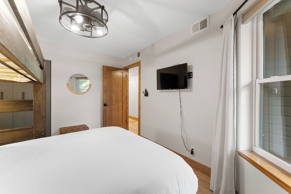 Mountain Side Condominiums 152, Building H