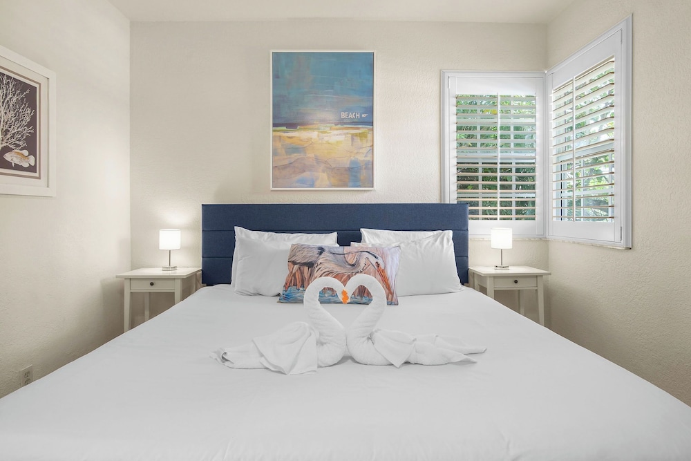 Hollywood Beach Bliss Villa Sleeps 10