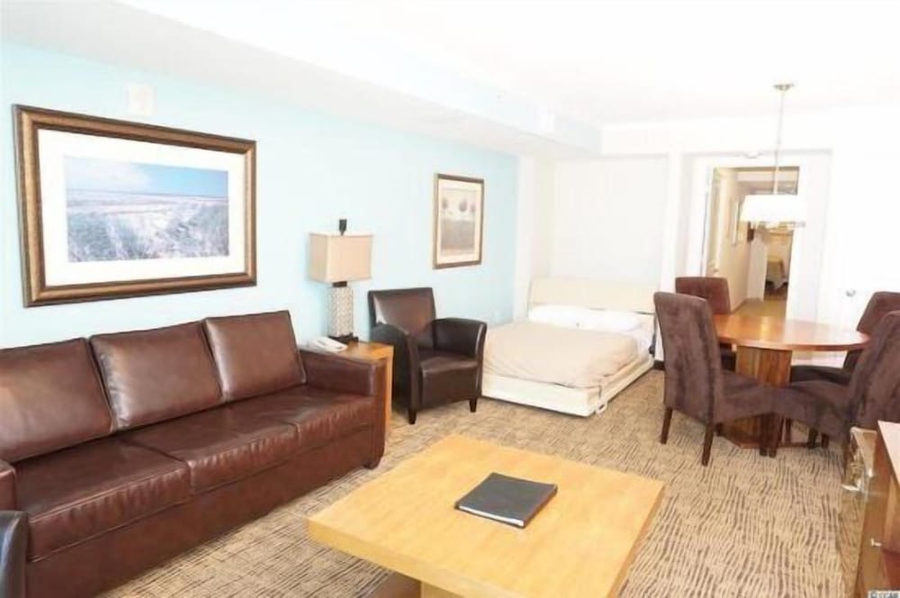 Towers On The Grove Condo