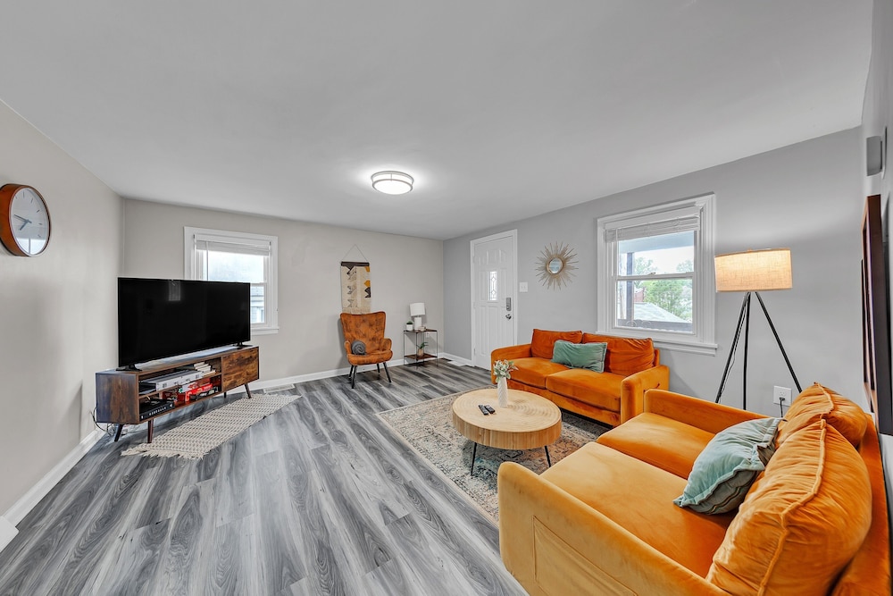 Pet-friendly 4br Near Kennywood & Pittsburgh 4 Bedroom Home