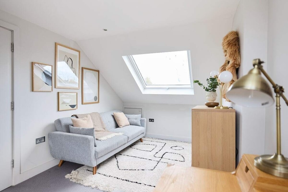 The Fulham Classic - Spacious 4bdr House With Balcony and Garden