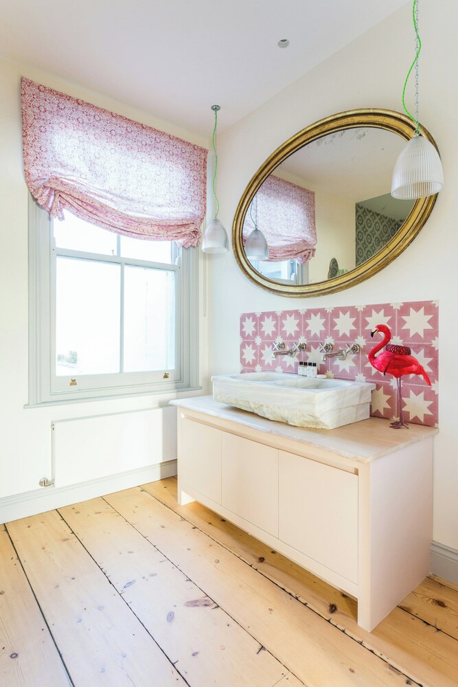 Barlby Road III by Onefinestay