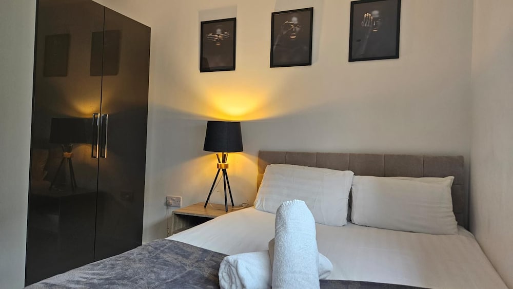 Cozy Liverpool Apartment With 2 Bedrooms view 2