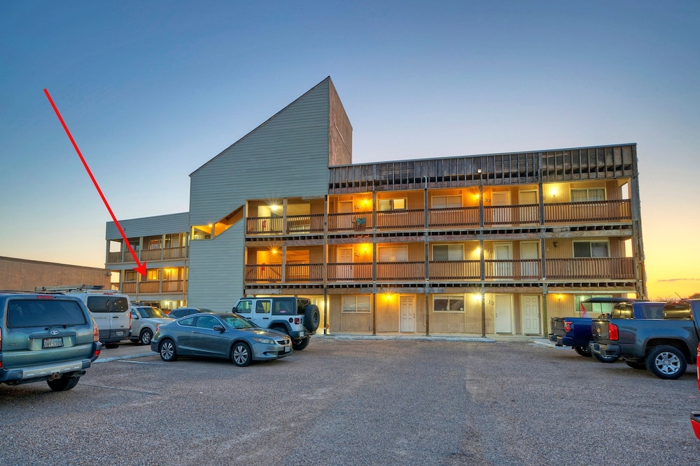 Compass 17 by Avantstay Minutes to the Beach Community Pool