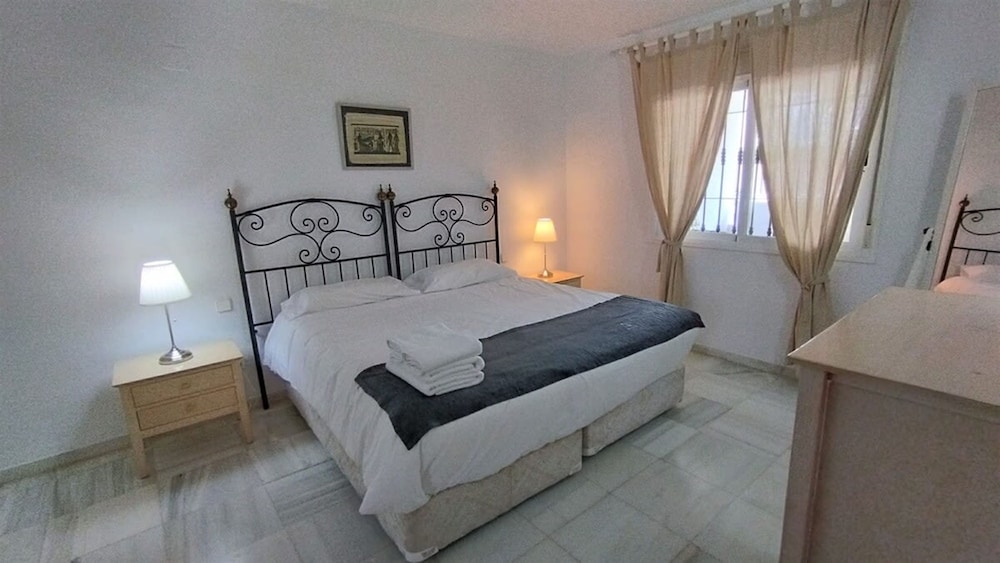 2 Bedroom Quiet Area F-2
