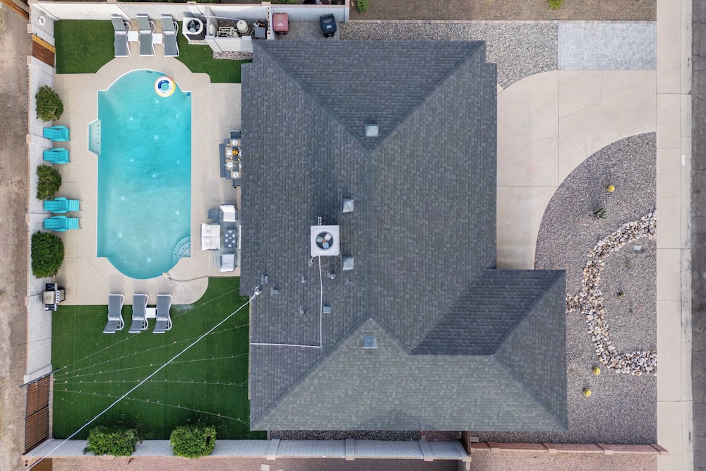 Indianola Oasis Private Pool, Outdoor Living & Old Town Access