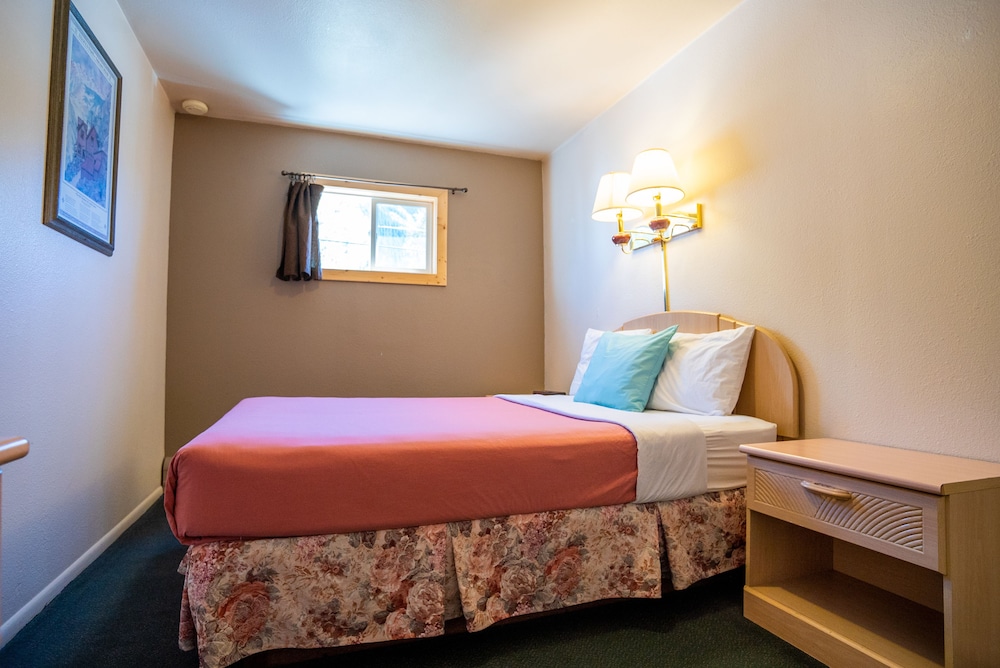 Triangle Motel