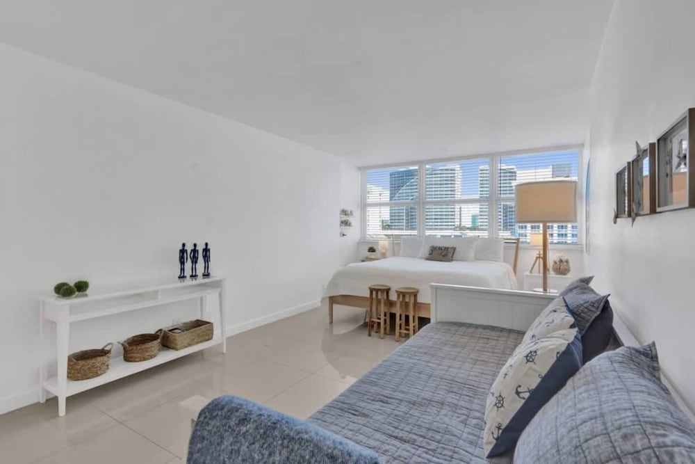 Boutique Luxury 2Br 2Ba Beach Intercostal View
