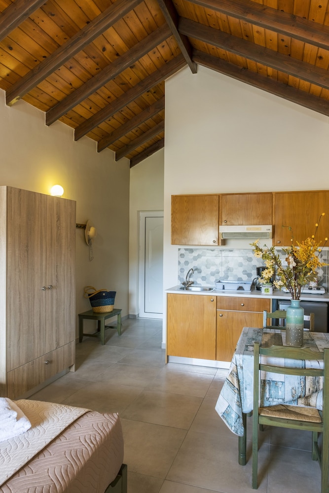 Theos village apartments photo 3