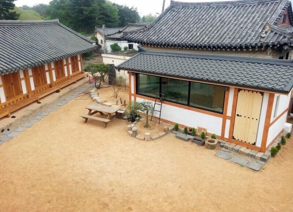 Happy Village Syeobul Guesthouse