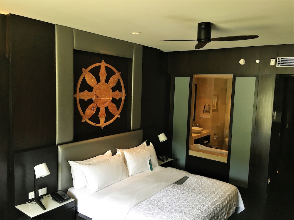Le Meridien Paro, Riverfront