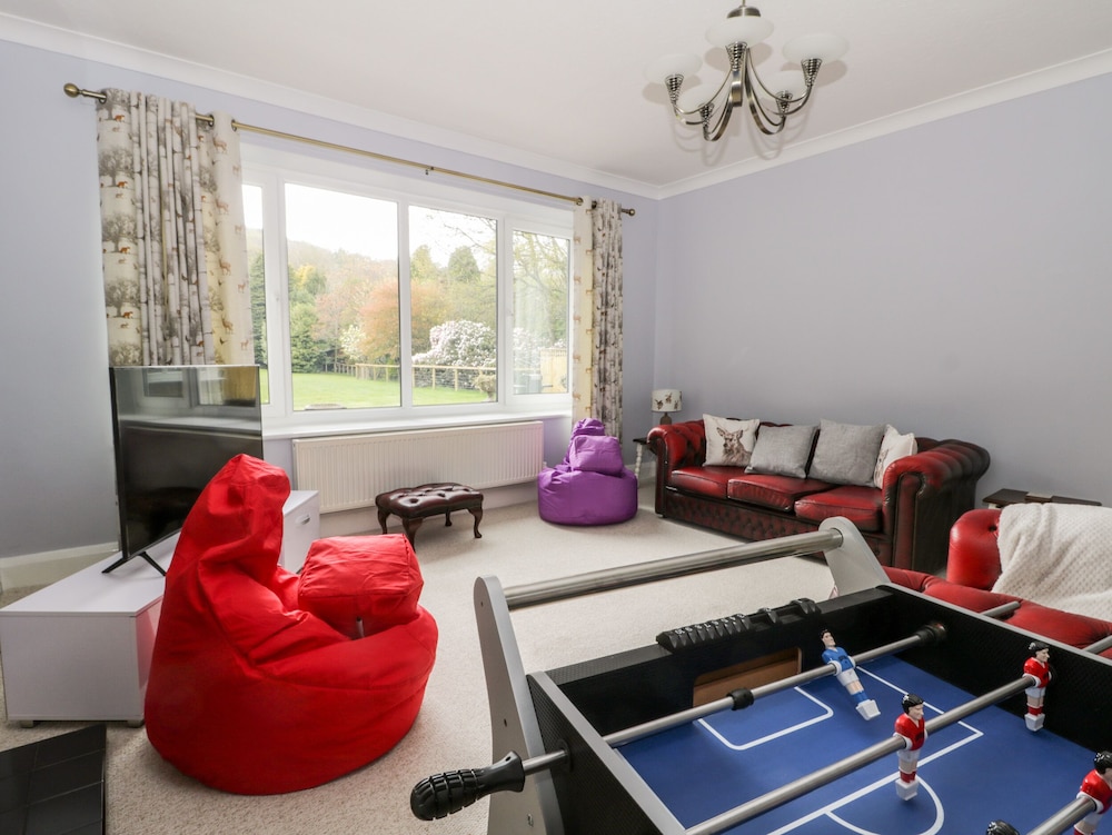 Raincliffe Manor