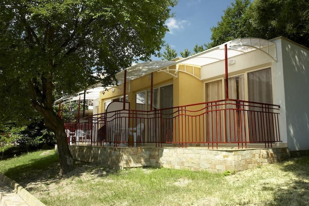 Balcony & Terrace