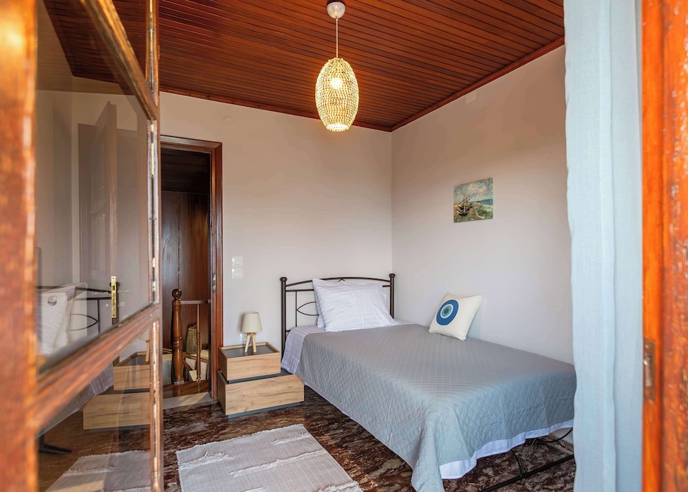 Villa Psani Beachfront Escape With Garden
